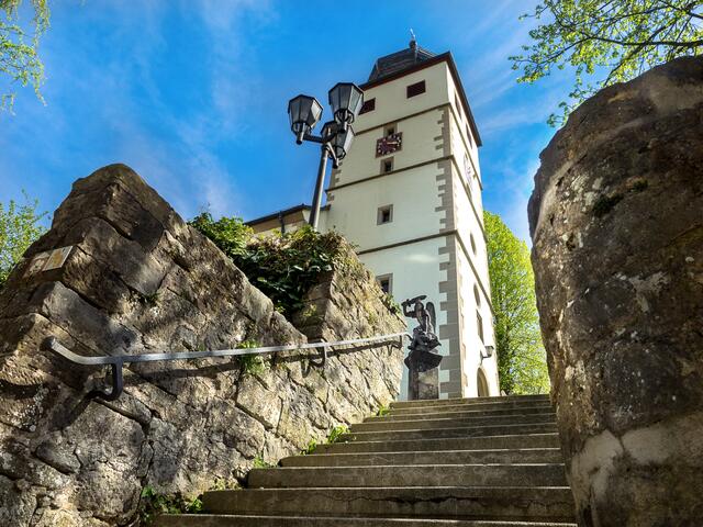 Hoch hinauf zur Michaelskirche. In dieser Kirche wurde Sophie Scholl 1921 getauft.