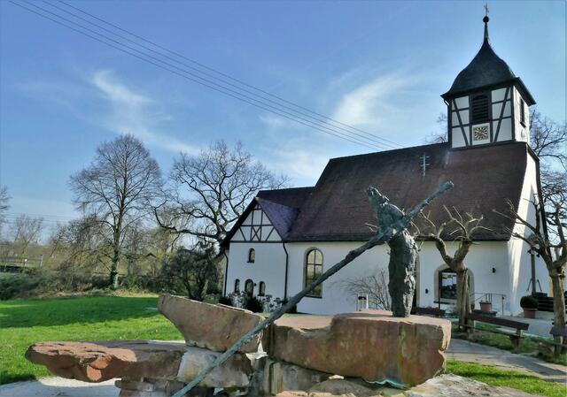 Klingenberg, Kirche und Fährbrunnen