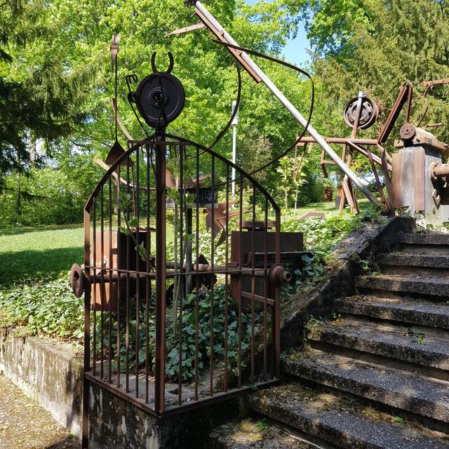 Kunstobjekt an der Treppe