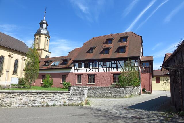 Kirche und altes Rathaus