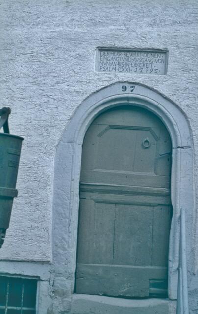 Alte Haustüre in einem erbauten Haus von 1595, am Diebsturm