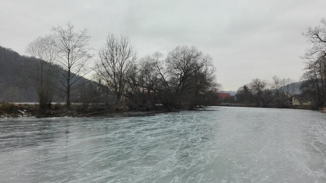 Klepsau Jagst zugefroren Januar 2017