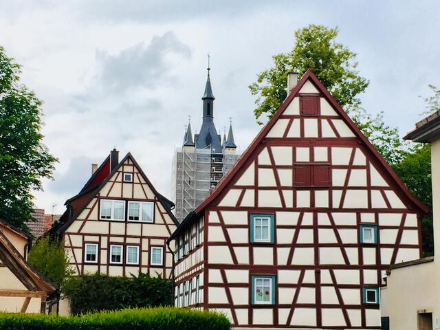 Blick zum blauen Turm