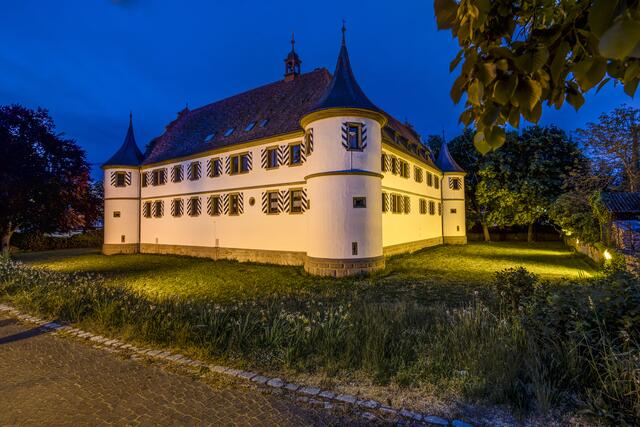 Nächtlich beleuchtetes Schloß Kirchhausen 3
