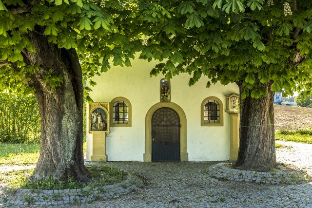 Eingang zur Dreifaltigkeitskapelle Kirchhausen