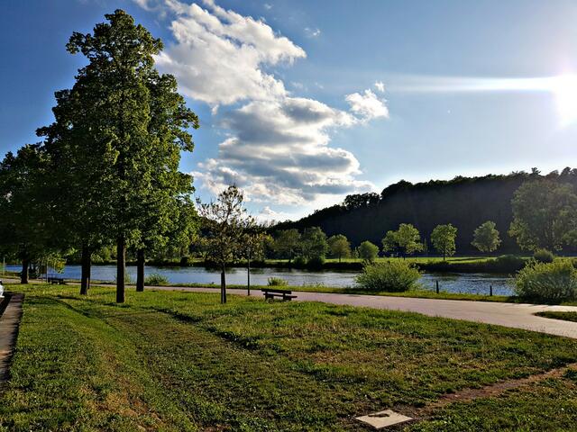 In Offenau , da ist der Himmel immer blau