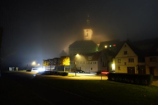 Regiswindiskirche im Nebel