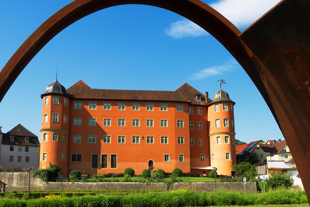 Schloss Bartenau in Künzelsau. Ab 1873 diente das Gebäude als Lehrerseminar, anschließend als Bildungsanstalt.