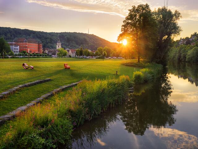 Wertwiesen mit Blick auf Schloss Bartenau und Altstadt von Künzelsau