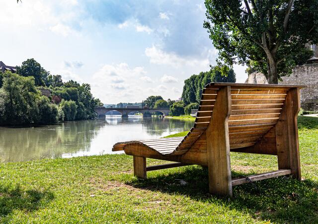Blick über den Neckar auf die alte Brücke