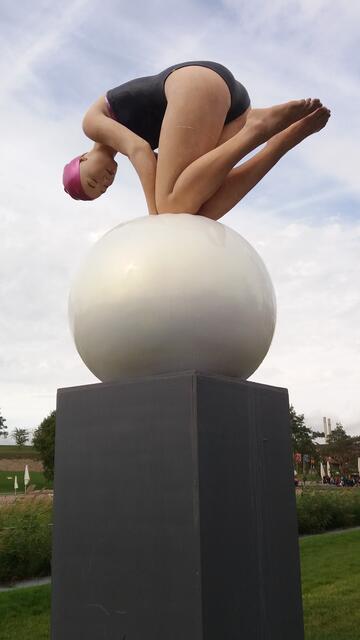 Hoch blicken: Kunst erregt AUFsehen!