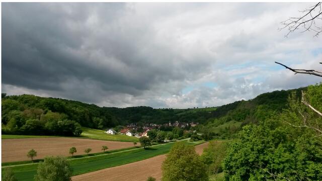 Crispenhofen schläft im Tale