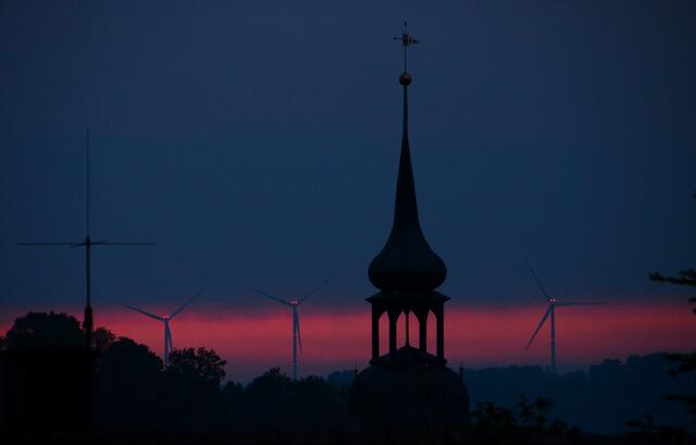 Johanneskirche nach Sonnenuntergang