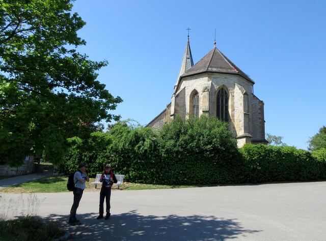 Frauenkirche Unterriexingen, ursprünglich eine Saalkirche aus dem 14. Jahrhundert. Nach einem Blitzschlag wurde sie zur Ruine und im 19. Jahrhundert wieder aufgebaut.