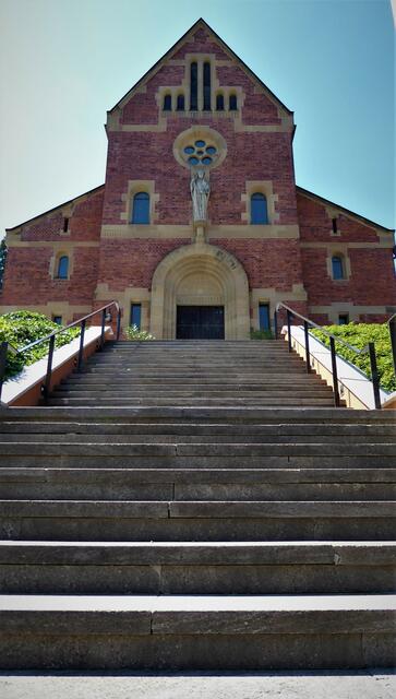 Kirchenstufen...aufwärts...