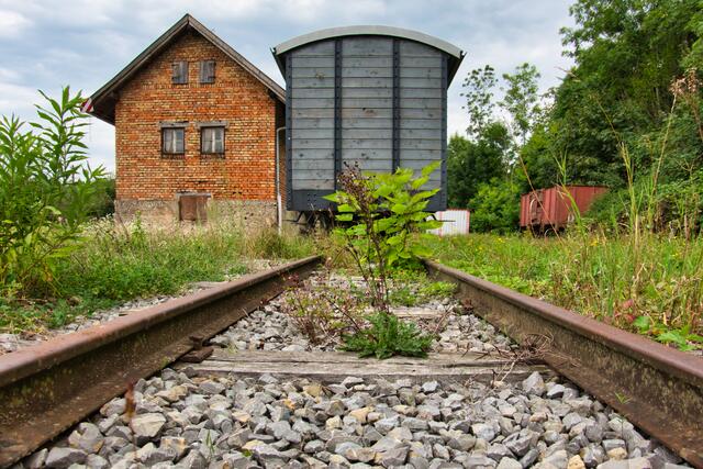 der Bahnhof