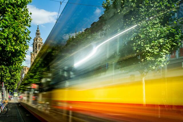 Stadtbahn auf der Kaiserstraße