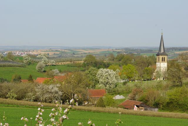Ortsteil Baumerlenbach Kirche und Fernsicht
