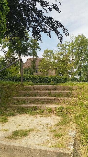 Treppe hoch zum Bautzenschloß Oedheim