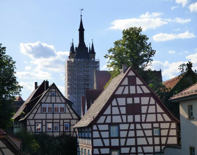 Der Blaue Turm - ein verhülltes Kunstwerk