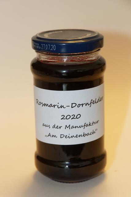 Mit einem schönen Etikett schmeckt das Gelee noch besser ;-)