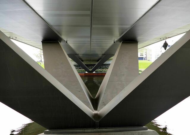 unter der Brücke