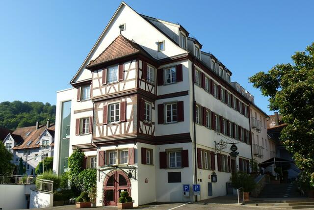 Hotel-Restaurant Anne-Sophie, ehemalige Polizeiwache, restauriert und erweitert 2003