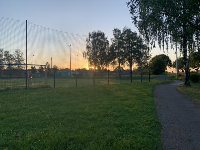 Sonnenaufgang am Sportplatz