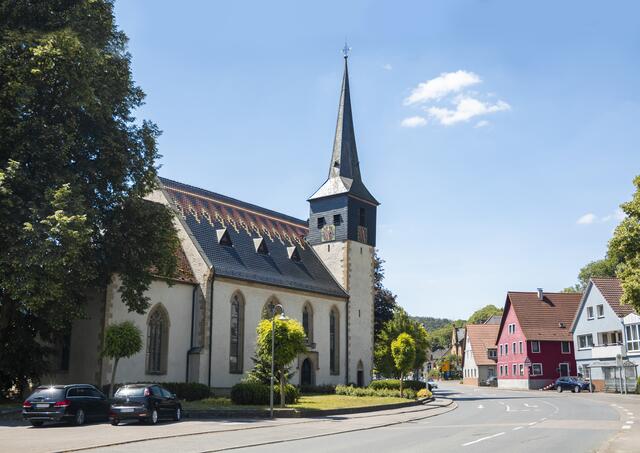 Widdern Laurentiuskirche an der Hauptstraße