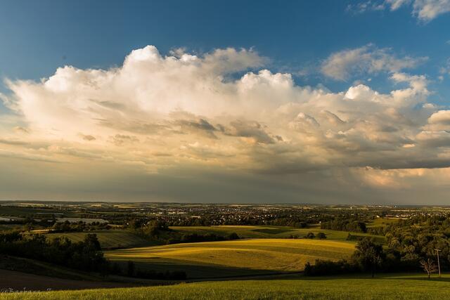 Ein langer, weiter Blick auf Öhringen