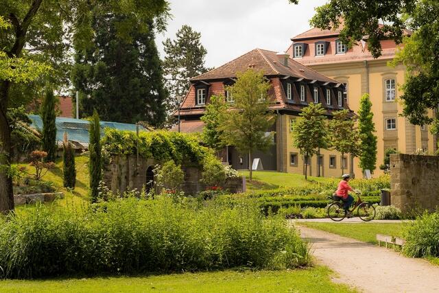 Öhringen: Kontrast zwischen Alt und Neu