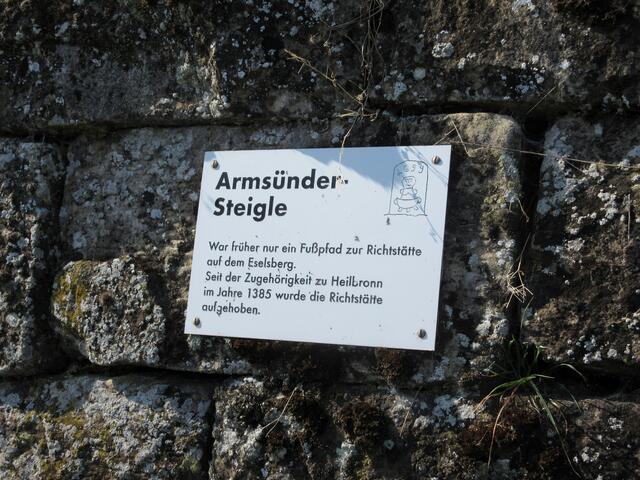 steinerner Tisch