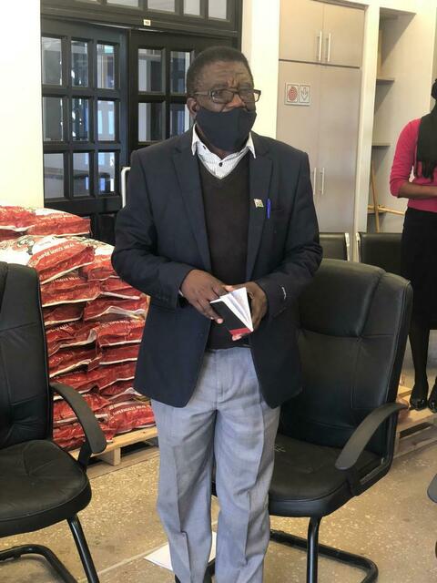 Mr Uiseb eröffnet die Versammlung | Foto: genehmigt