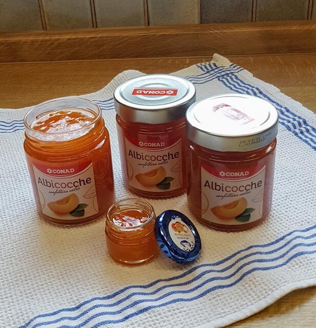 Das Ergebnis : ))  bei etwa 1 kg Aprikosen