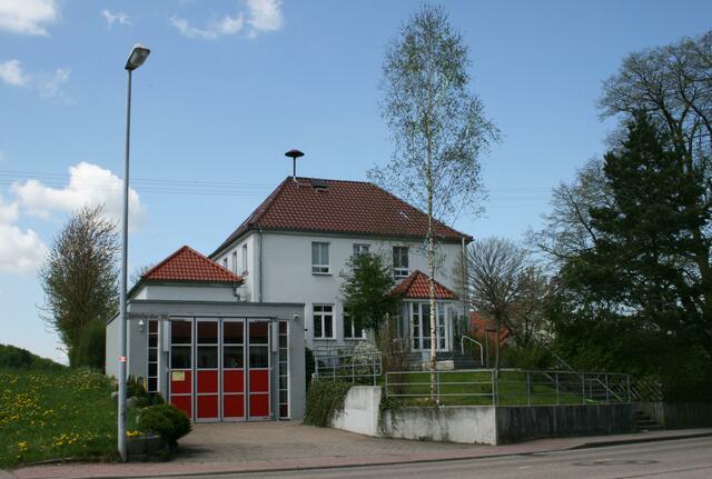 Dorfgemeinschaftshaus mit Feuerwehrmagazin in Gleichen