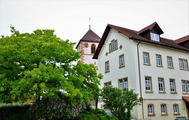 Bürgerhaus mit Ev. Kirche