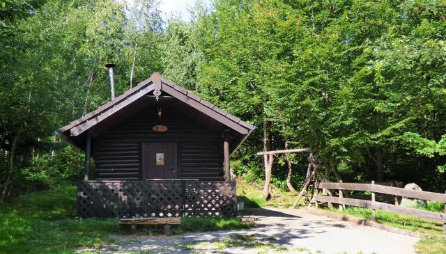An der Seewiesenhütte findet sich ein Plätzchen für eine kurze Rast.