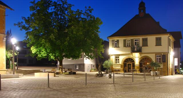 Abendstimmung in der Dorfmitte