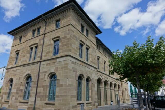 Bahnhofsgebäude