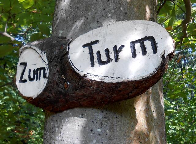 Ein eigenartiger Wegweiser. | Foto: Aurelia Kling