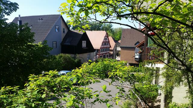 Von der Schlosstreppe in Kochendorf fotografiert mit Blick aufs Rathaus und die alte Kelter