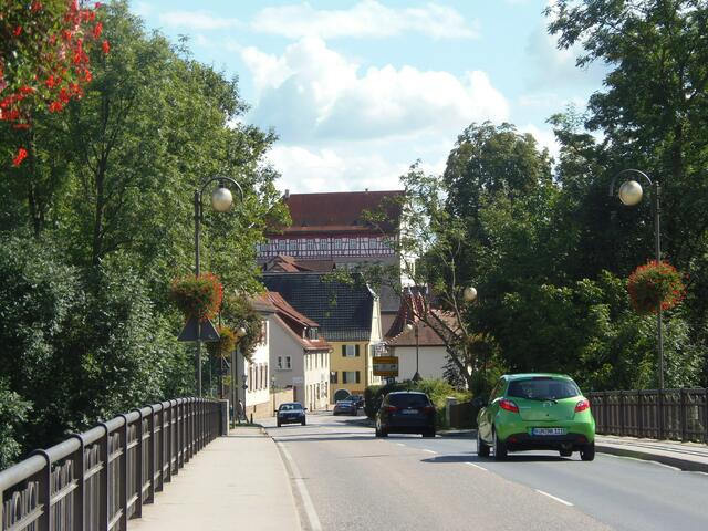 Blick von der Kocherbrücke auf Alt-Kochendorf.