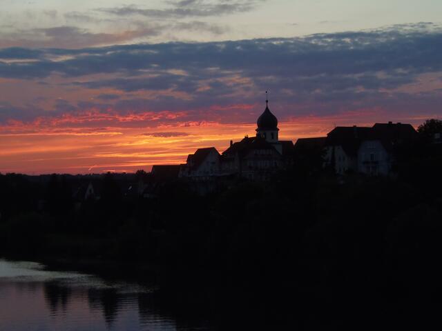 Die Jagstfelder Neckarpartie am Abend . . .