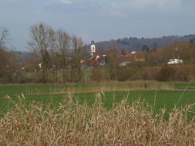 Ebenso ein schöner Blick über die Jagst auf Untergriesheim.