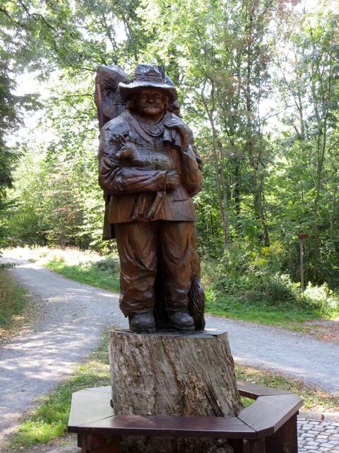 Die Statue an der Jägers-Ruhe hat auch erst vor Kurzem einen neuen Arm bekommen.