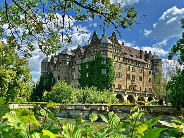 Motiv 1: Schloss Neuenstein. Welch idyllischer Ort. Dieses Motiv ist eines der 32, die im Heimat-Memo als Bildkarte auftauchen. | Foto: Moni Bordt