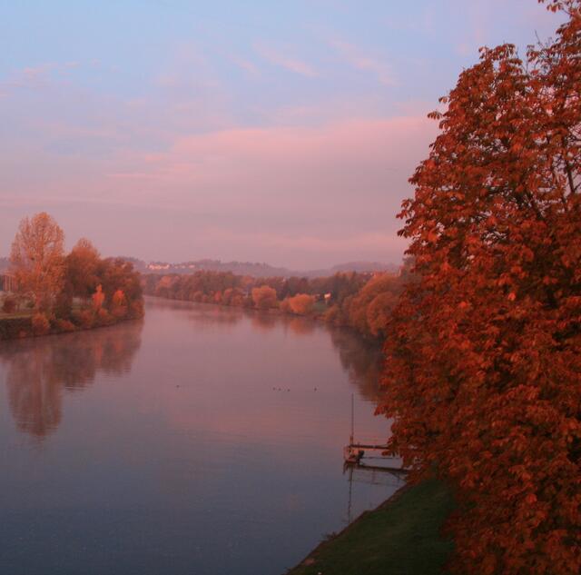 Herbststimmung an der Schiffanlegestelle Jagstfeld