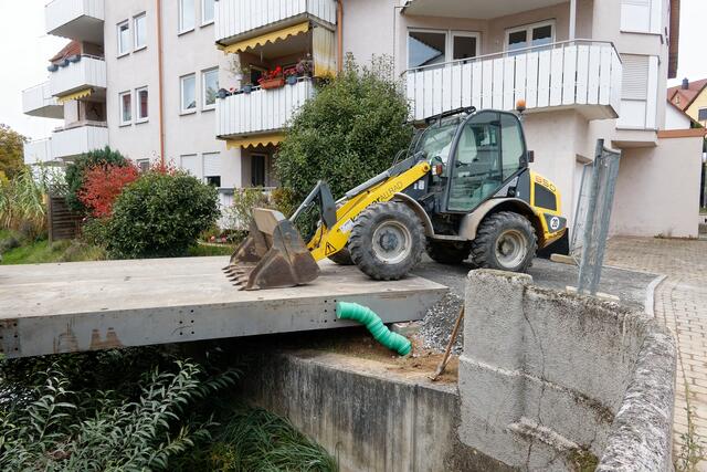 nächster Tag: die Auffahrt ist angeschüttet