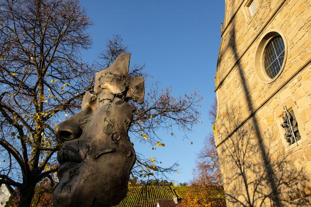 Kirchplatz in Pfaffenhofen Kunst trifft Kirche