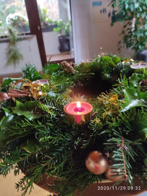 Advent, Advent ein Lichtlein brennt..